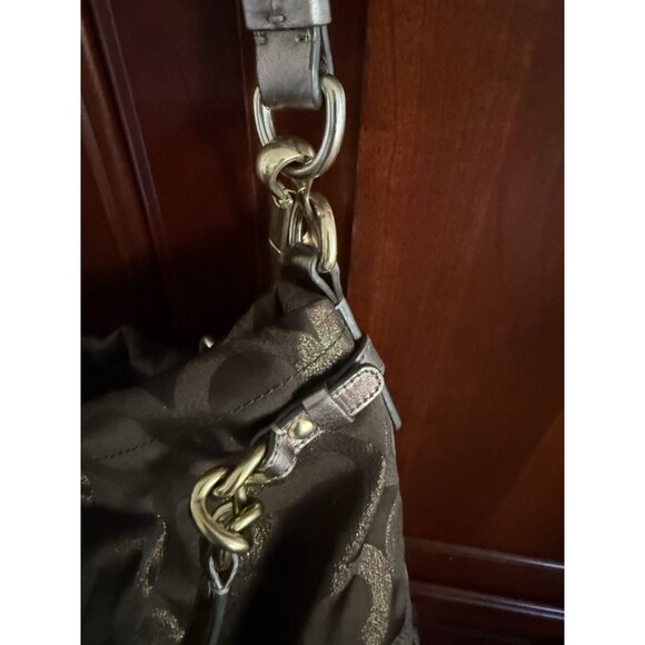 Coach Green Jacquard Print Shoulder Bag With Brass Hardware - Picture 5 of 8